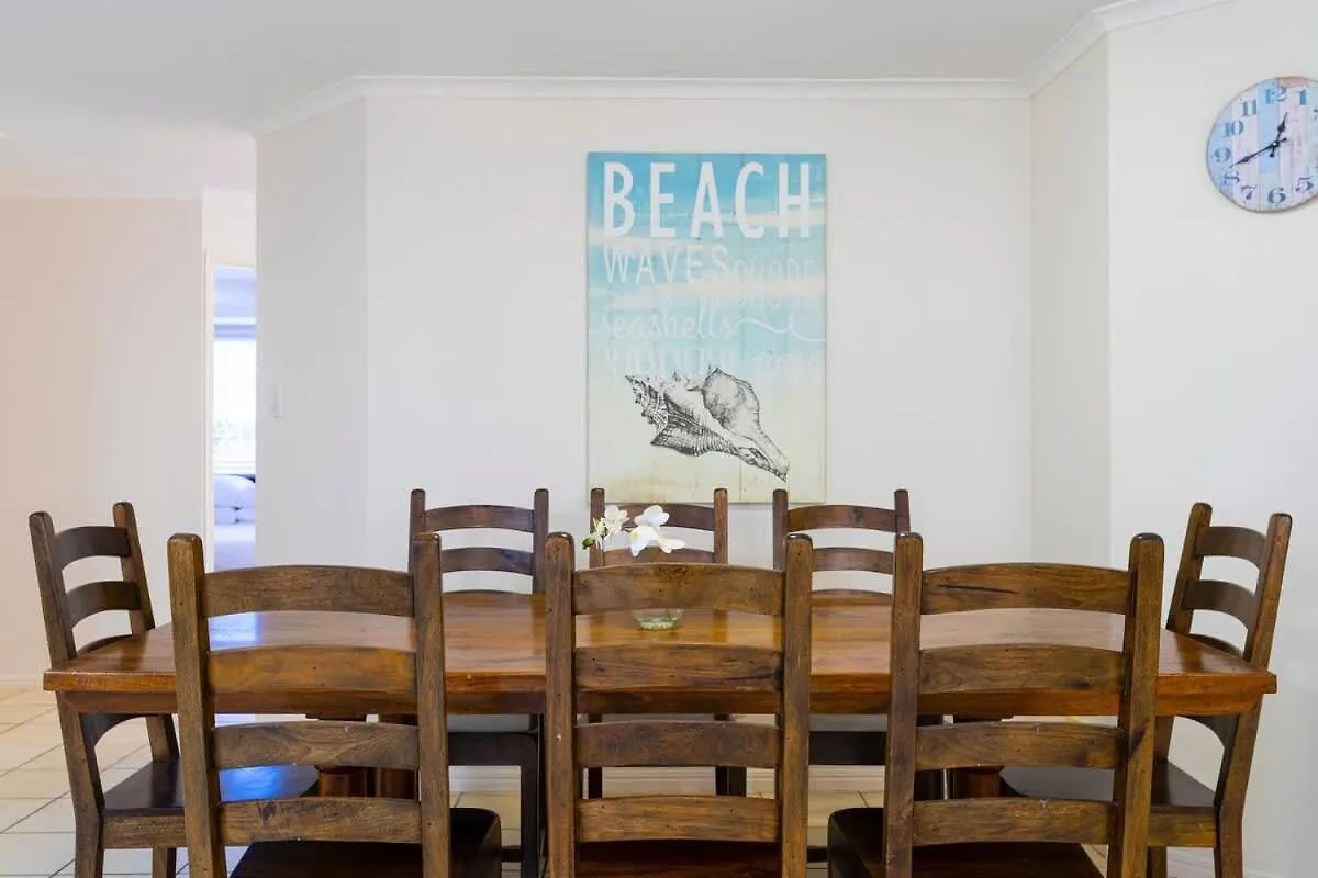 Casa de Férias Hidden Gem At Mudjimba - Walk To Cafes & Surf Beach Austrália